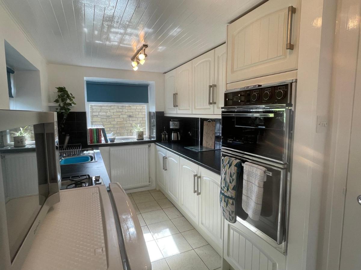 Cute And Cosy 2 Bed Cottage Honley Bagian luar foto