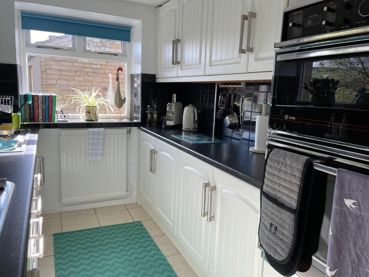 Cute And Cosy 2 Bed Cottage Honley Bagian luar foto