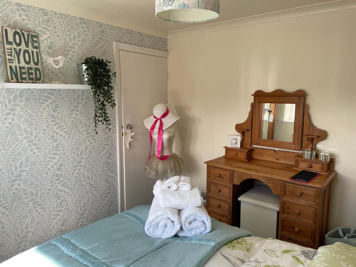 Cute And Cosy 2 Bed Cottage Honley Bagian luar foto